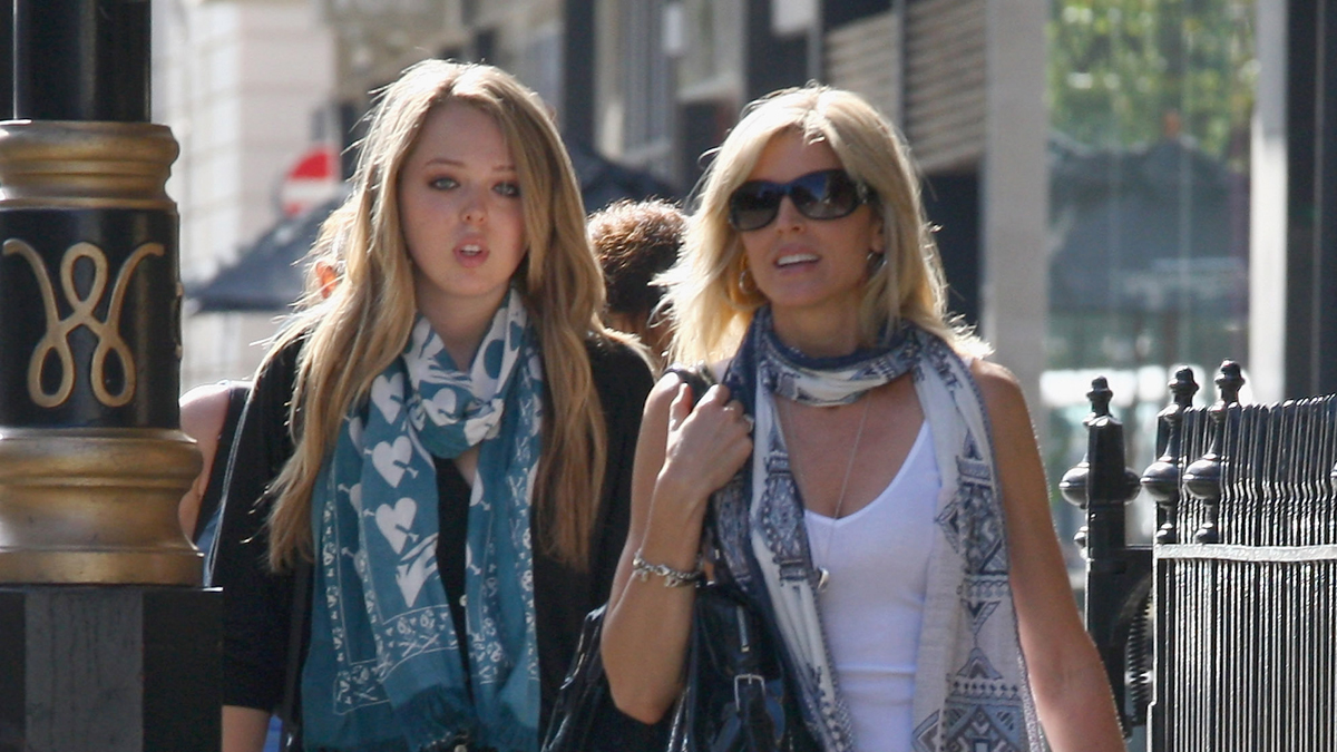 LONDON, ENGLAND - AUGUST 27:(L-R) Marla Maples and Tiffany Trump walk through central London on August 27, 2009 in London, England.(Photo by Gareth Cattermole/Getty Images)