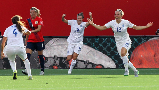 Lucy Bronze scores for England Women