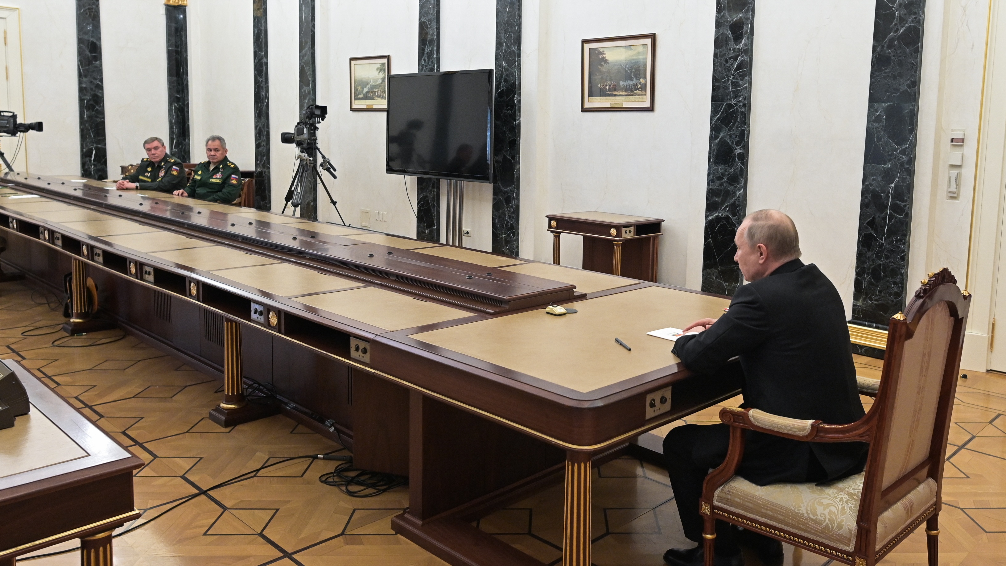 27 February: Vladimir Putin meets with his Defence Minister Sergei Shoigu and Chief of the General Staff of the Russian Armed Forces Valery Gerasimov at the Kremlin