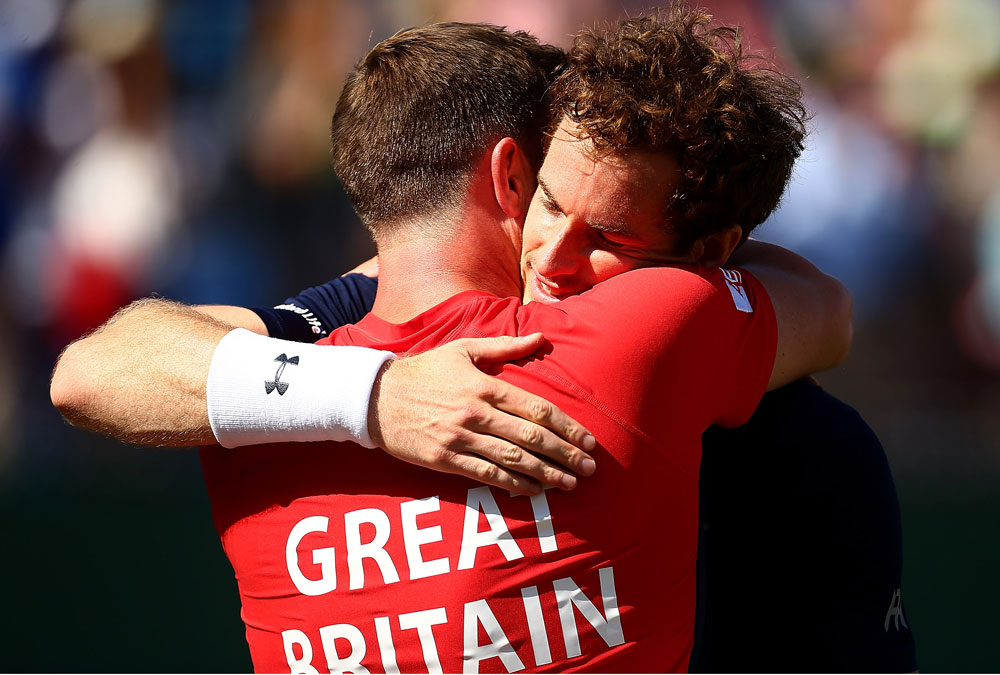 Andy Murray hugs Leon Smith - Davis Cup