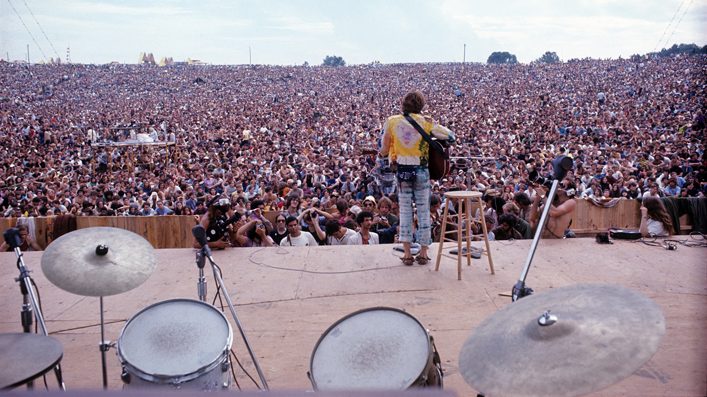 15 Aug 1969 --- John Sebastian performs at the Woodstock Music &amp; Art Fair in Bethel, New York (Max Yasgur&#039;s 600-acre farm) on Friday, August 15, 1969. --- Image by © Henry Diltz/Corbis