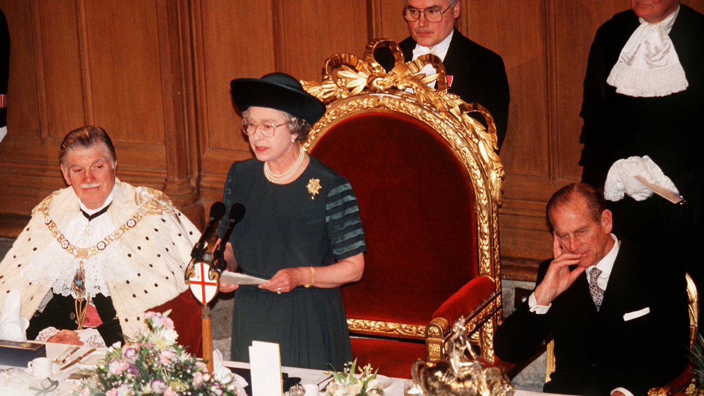 The Queen gives a speech at the Guildhall in 1992