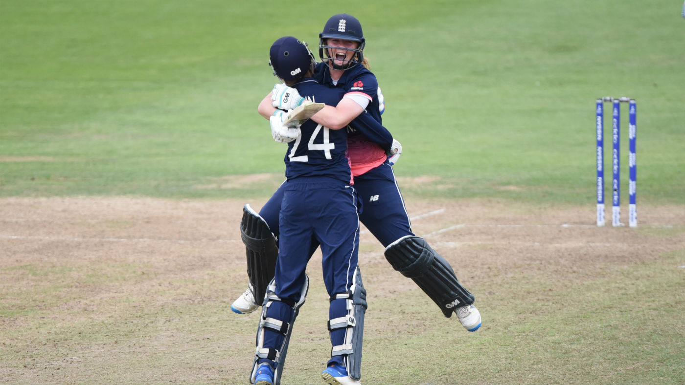 Jenny Gunn and Anya Shrubsole England women&#039;s cricket team
