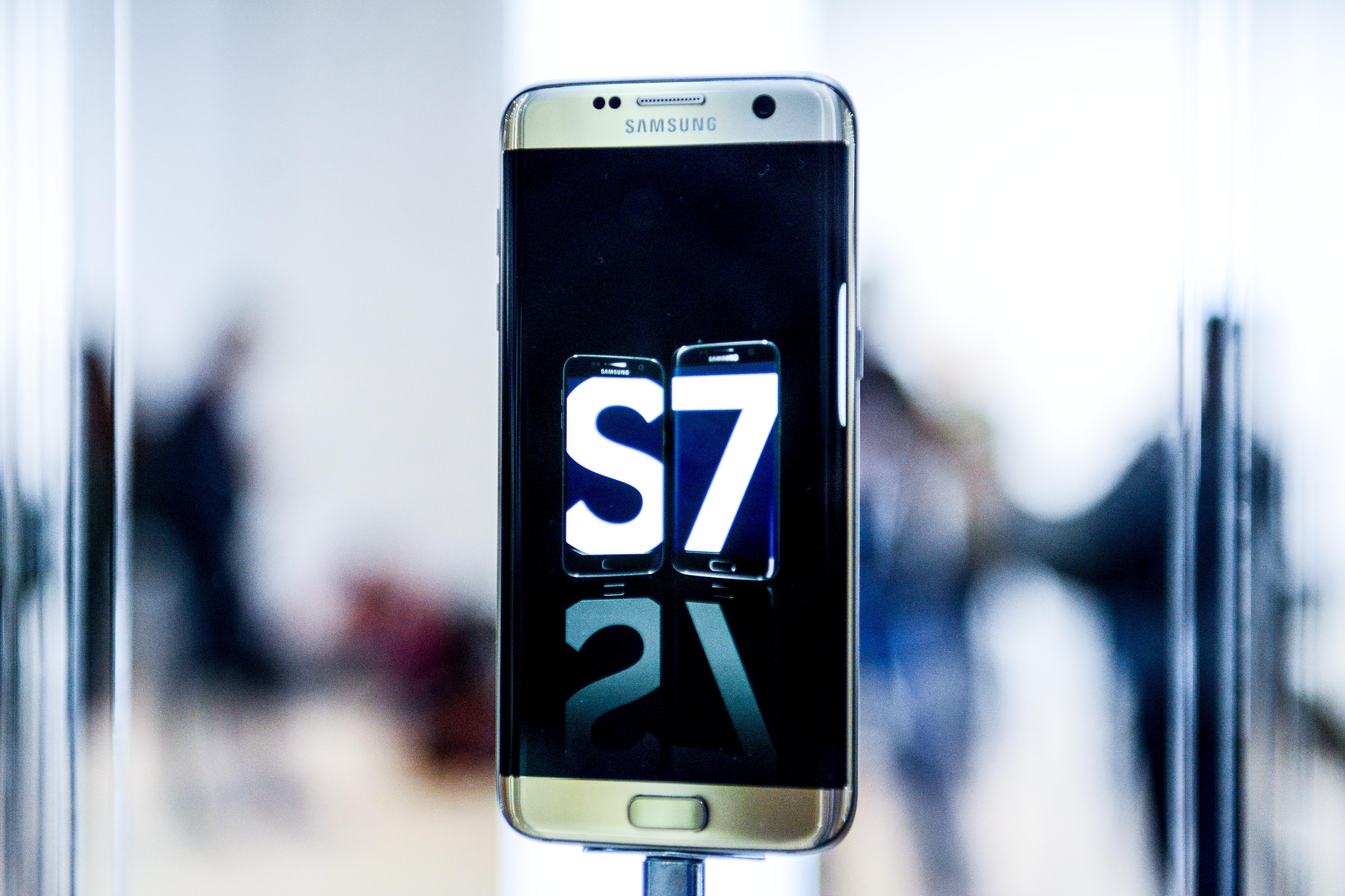 Galaxy S7 MWC.jpg
