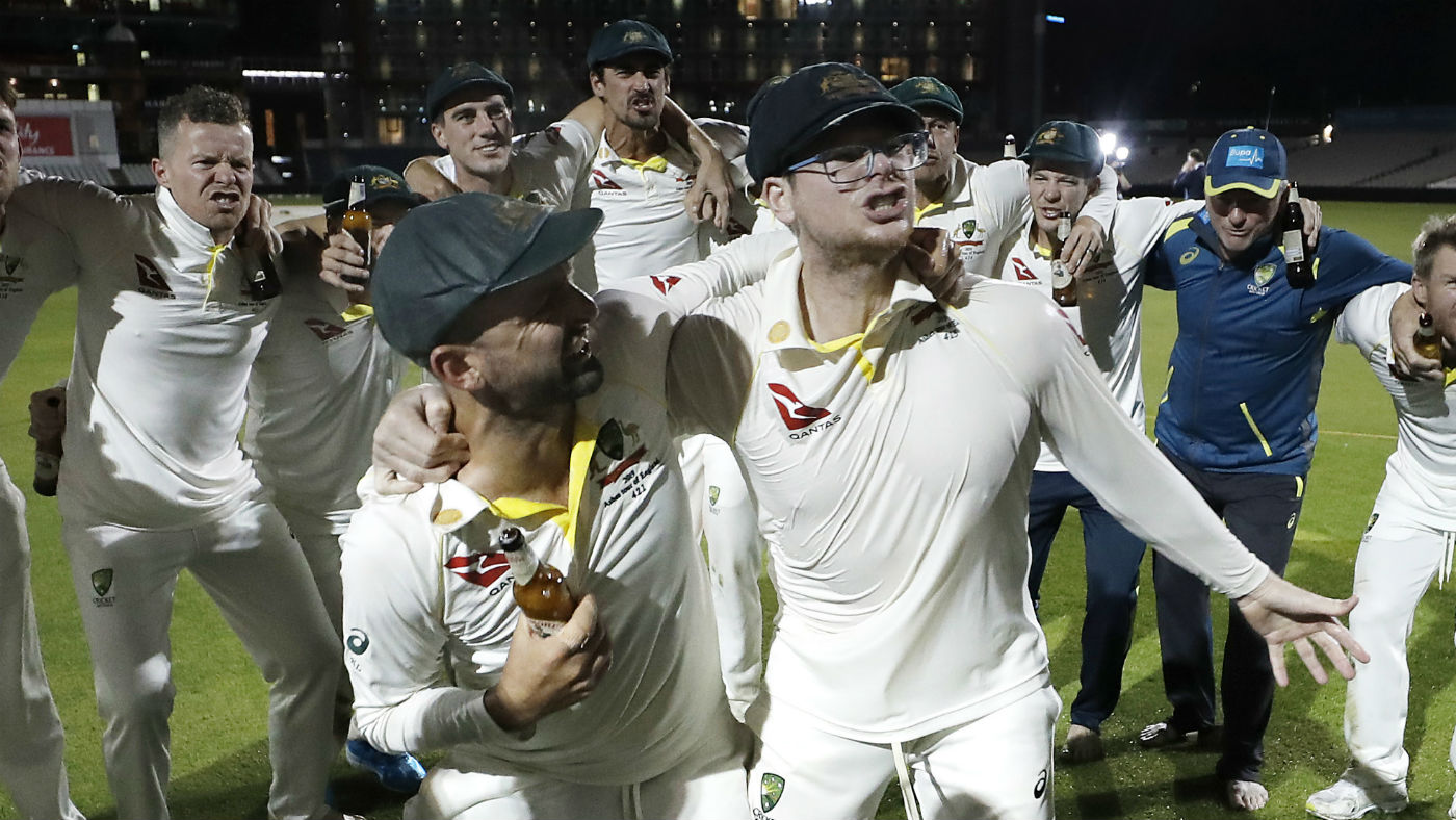 Steve Smith (wearing glasses) celebrates Australia retaining the Ashes 