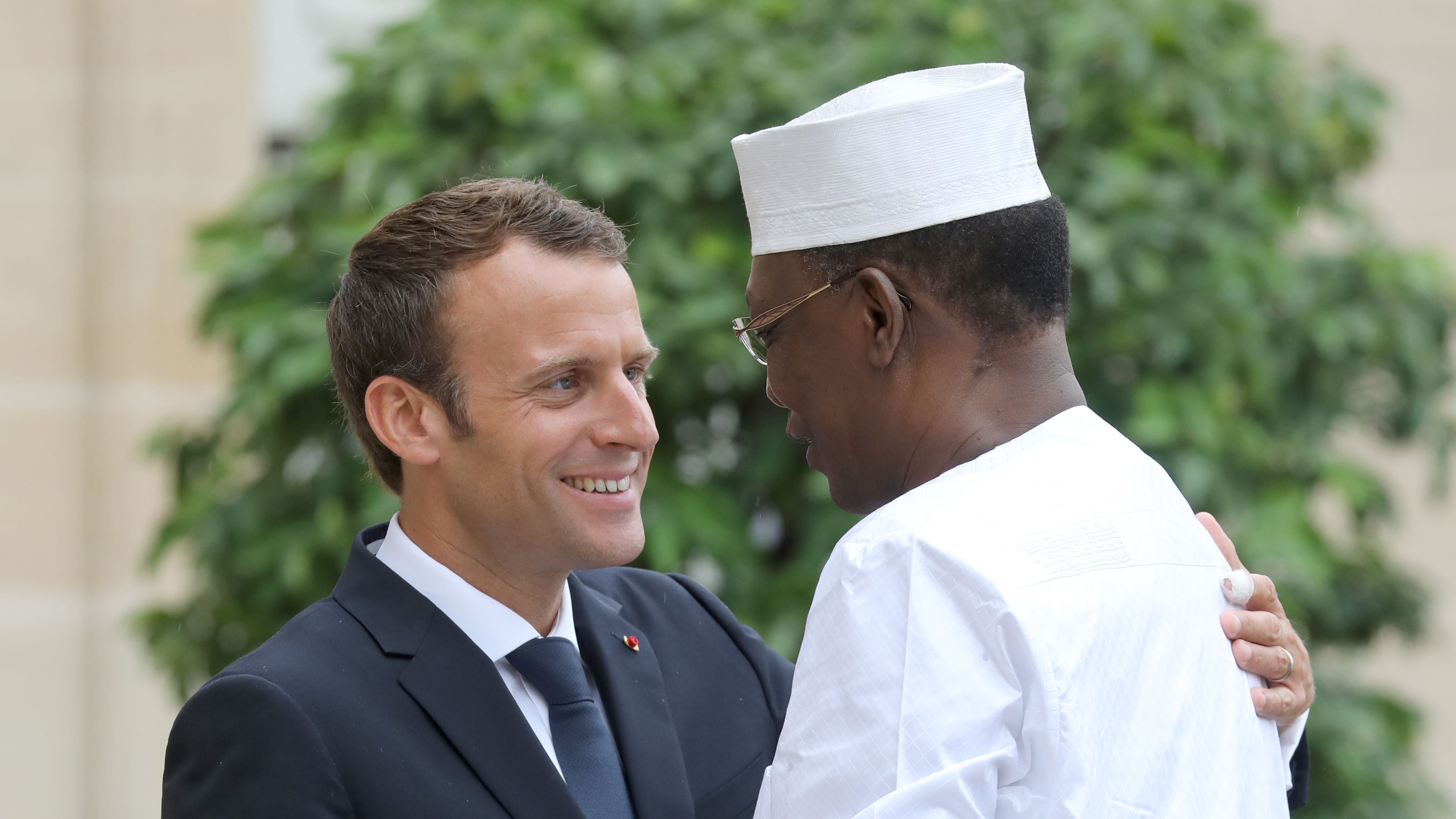 Emmanuel Macron welcomes Idriss Déby at the Elysee Palace in 2018