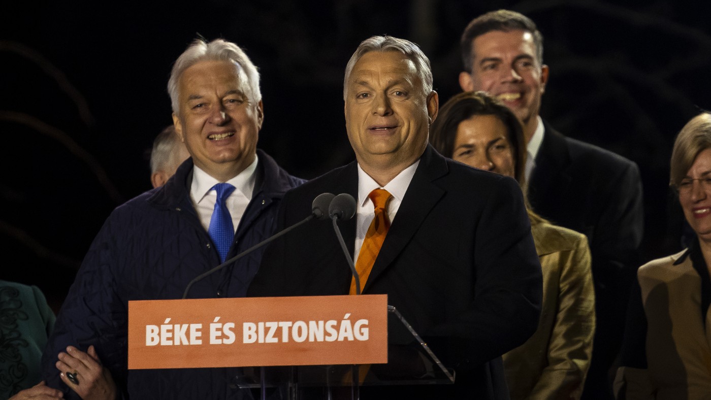 Viktor Orbán celebrates on stage 