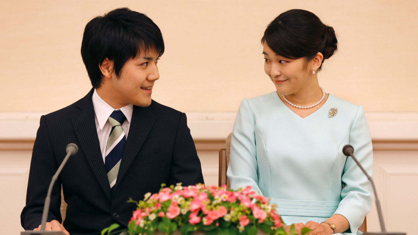 Princess Mako and her fiance Kei Komuro announcing their engagement