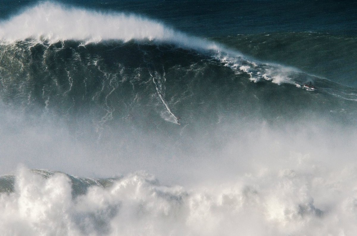 Rodrigo Koxa surf wave