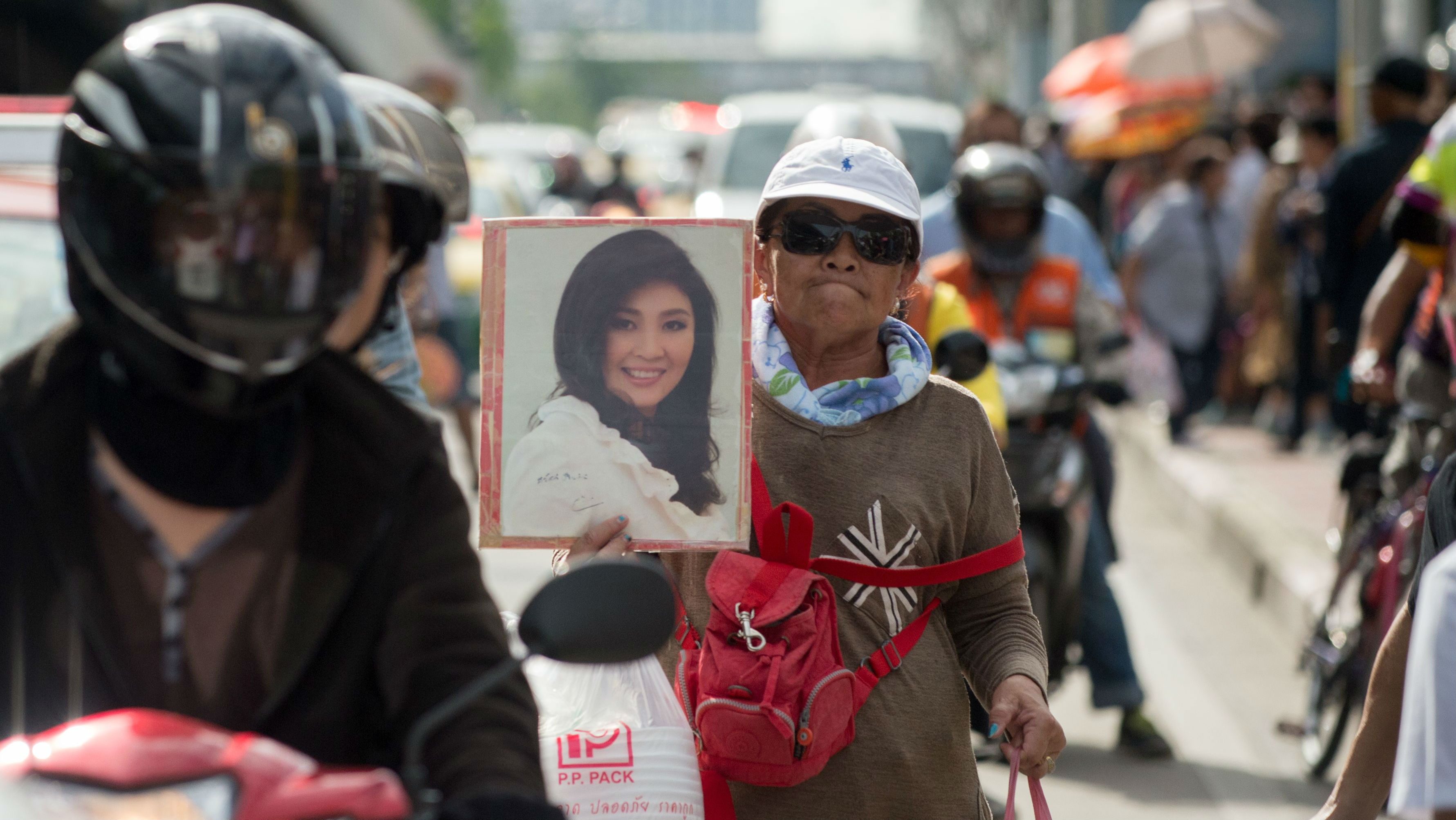 Support for Yinluck Shinawatra