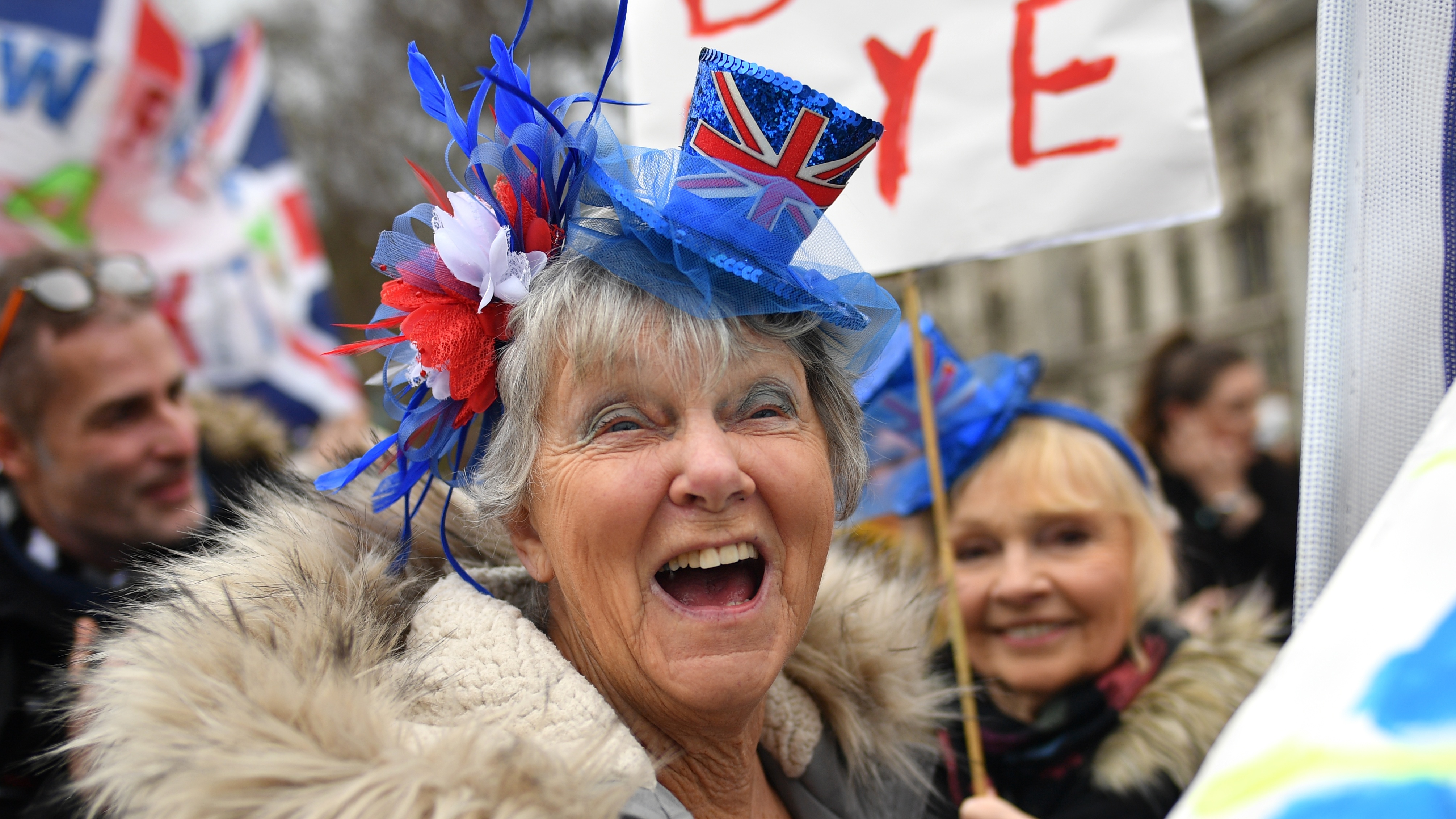 Pro-Brexit supporters outside the Houses of Parliament 