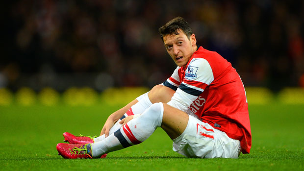  A dejected Mesut Ozil, Arsenal&#039;s record signing
