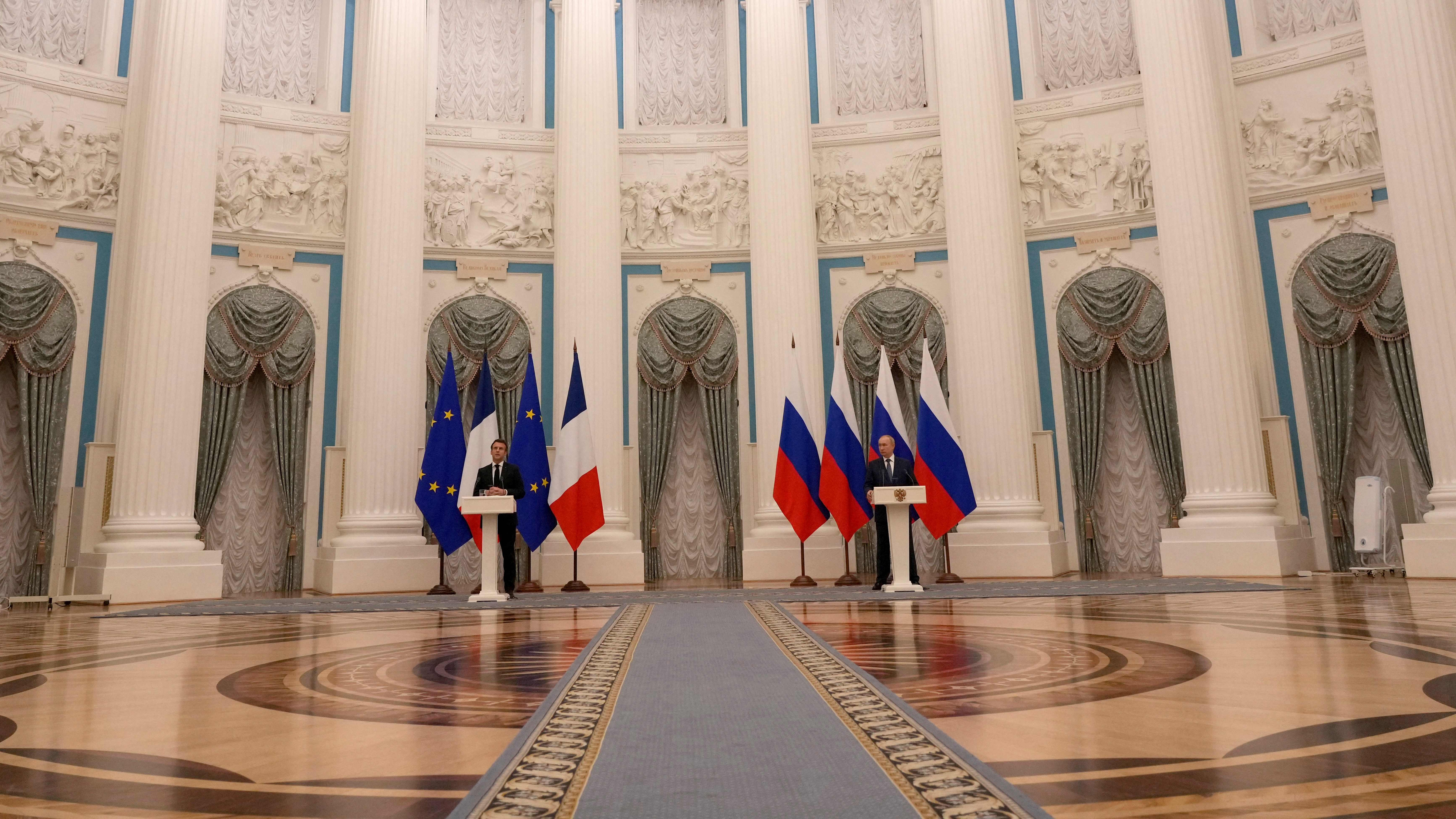 Vladimir Putin and Emmanuel Macron host a joint press conference in Moscow
