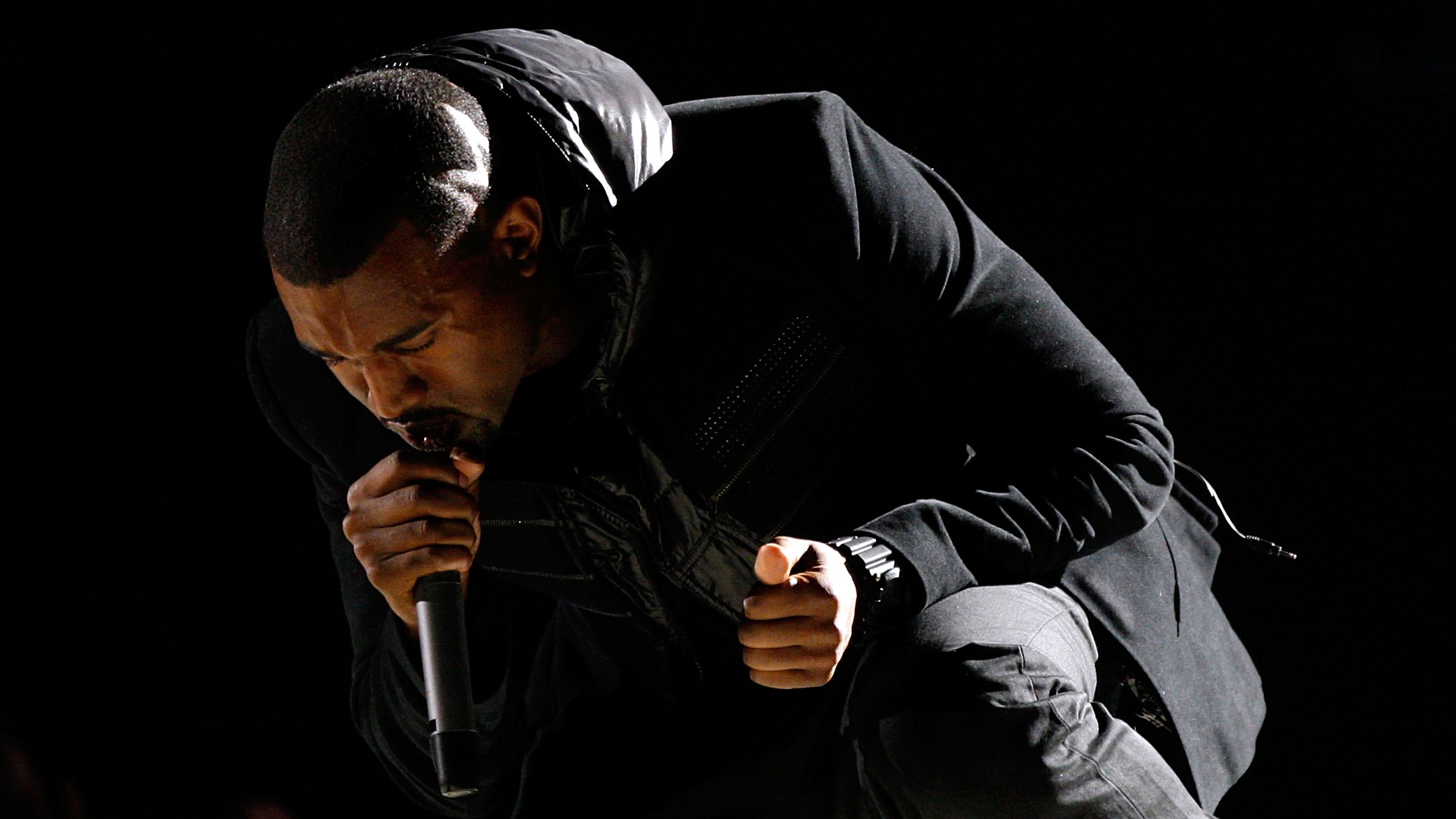 Kayne West performs at the Grammys in 2008