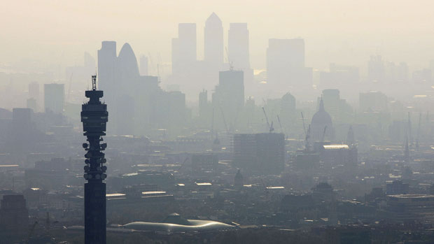 Air Pollution over London&#039;s skyline