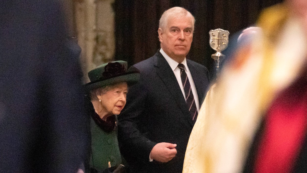  Prince Andrew and the Queen