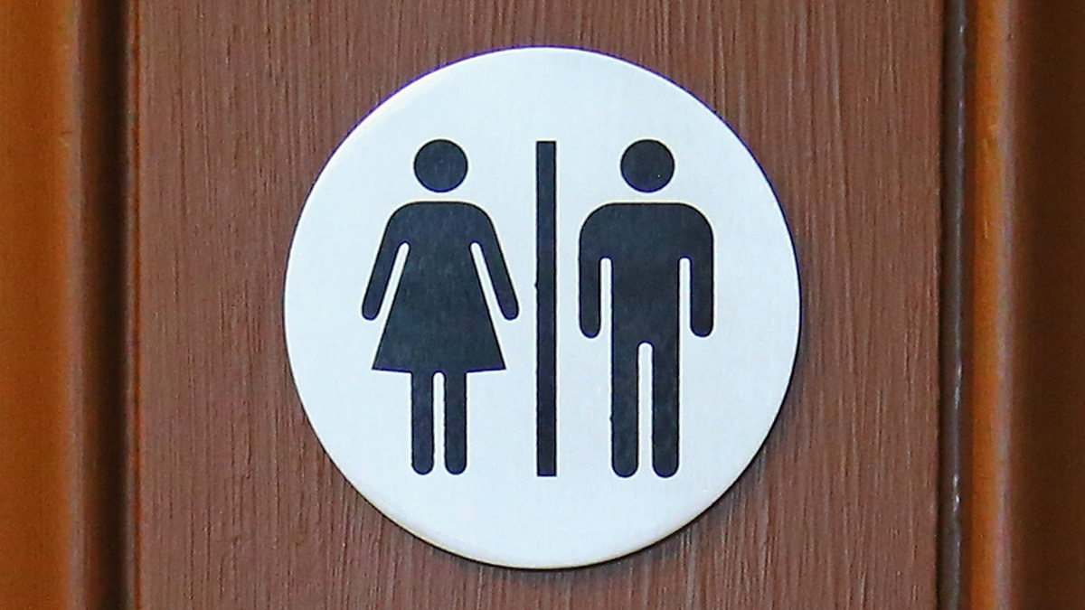 160330_male_female_toilet_sign.jpg
