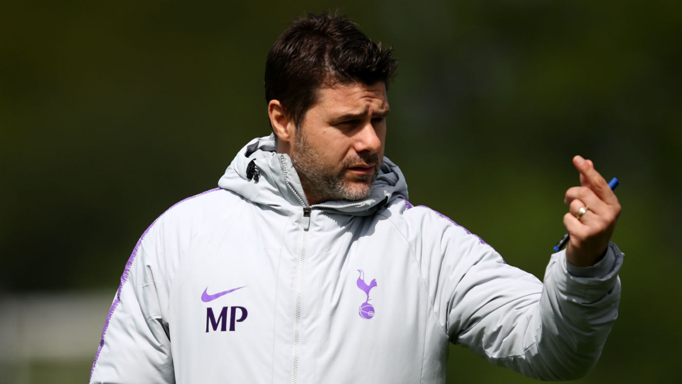 Spurs manager Mauricio Pochettino oversees training ahead of the first leg against Ajax 
