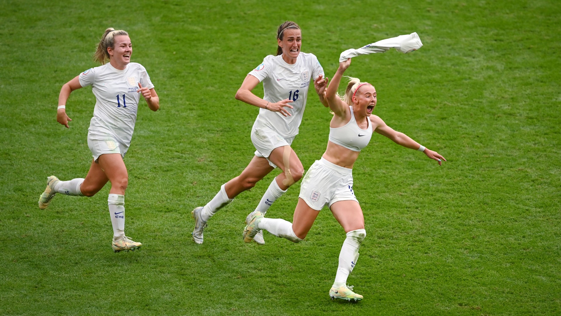 England’s Chloe Kelly celebrates her winning goal