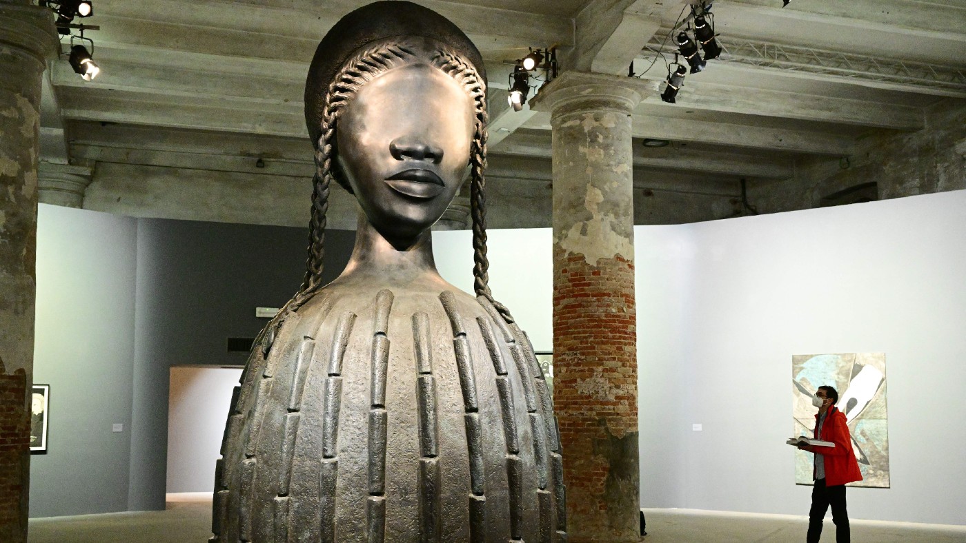Brick House, a 2019 bronze sculpture by artist Simone Leigh, exhibited at the 59th Venice Art Biennale