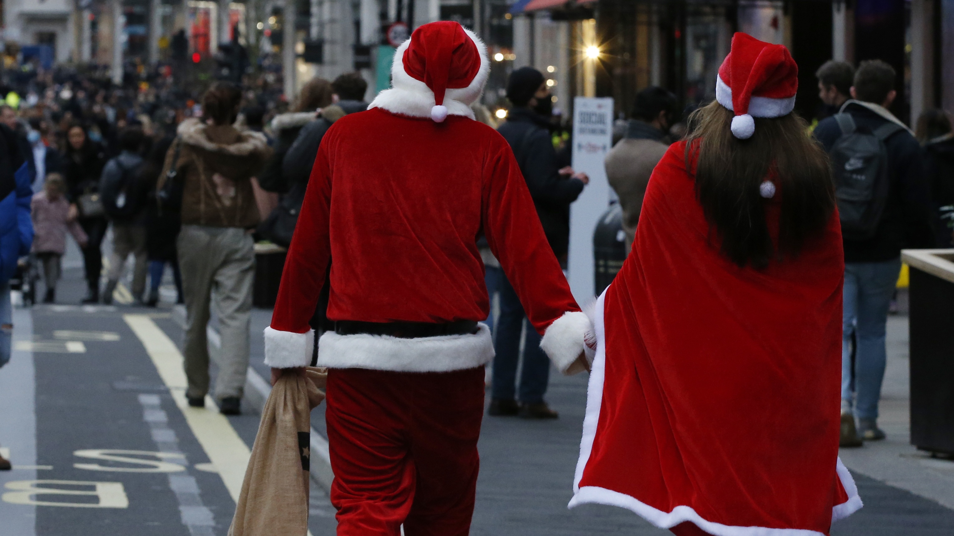 Christmas shoppers on Oxford Street, London