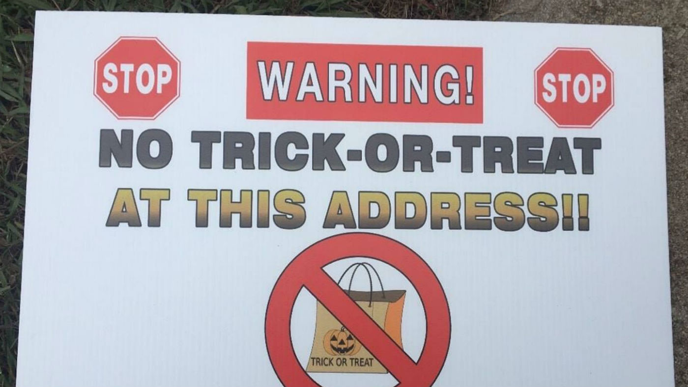 Trick or treat sex offender warning sign