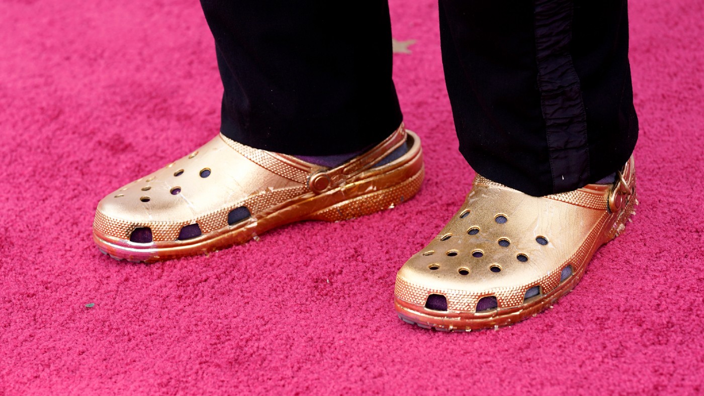 Questlove wore gold Crocs on the red carpet at the Oscars