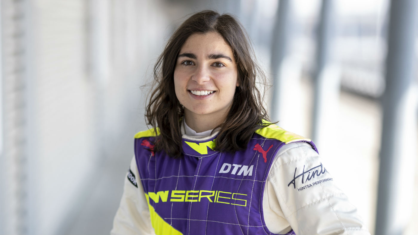 W Series driver Jamie Chadwick has signed with the Williams Racing Driver Academy