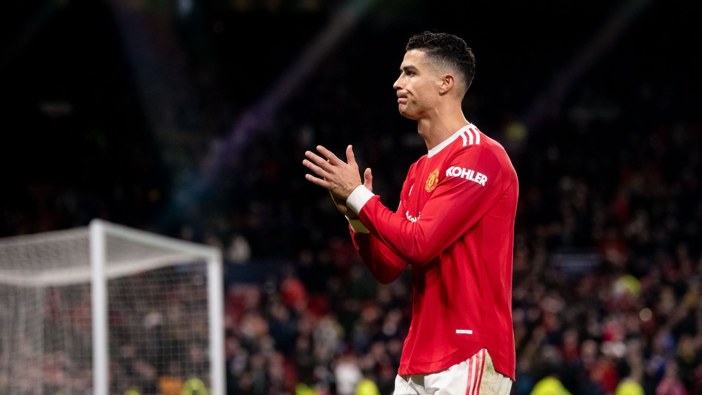 Cristiano Ronaldo applauds the Man Utd fans after the loss against Atletico Madrid  