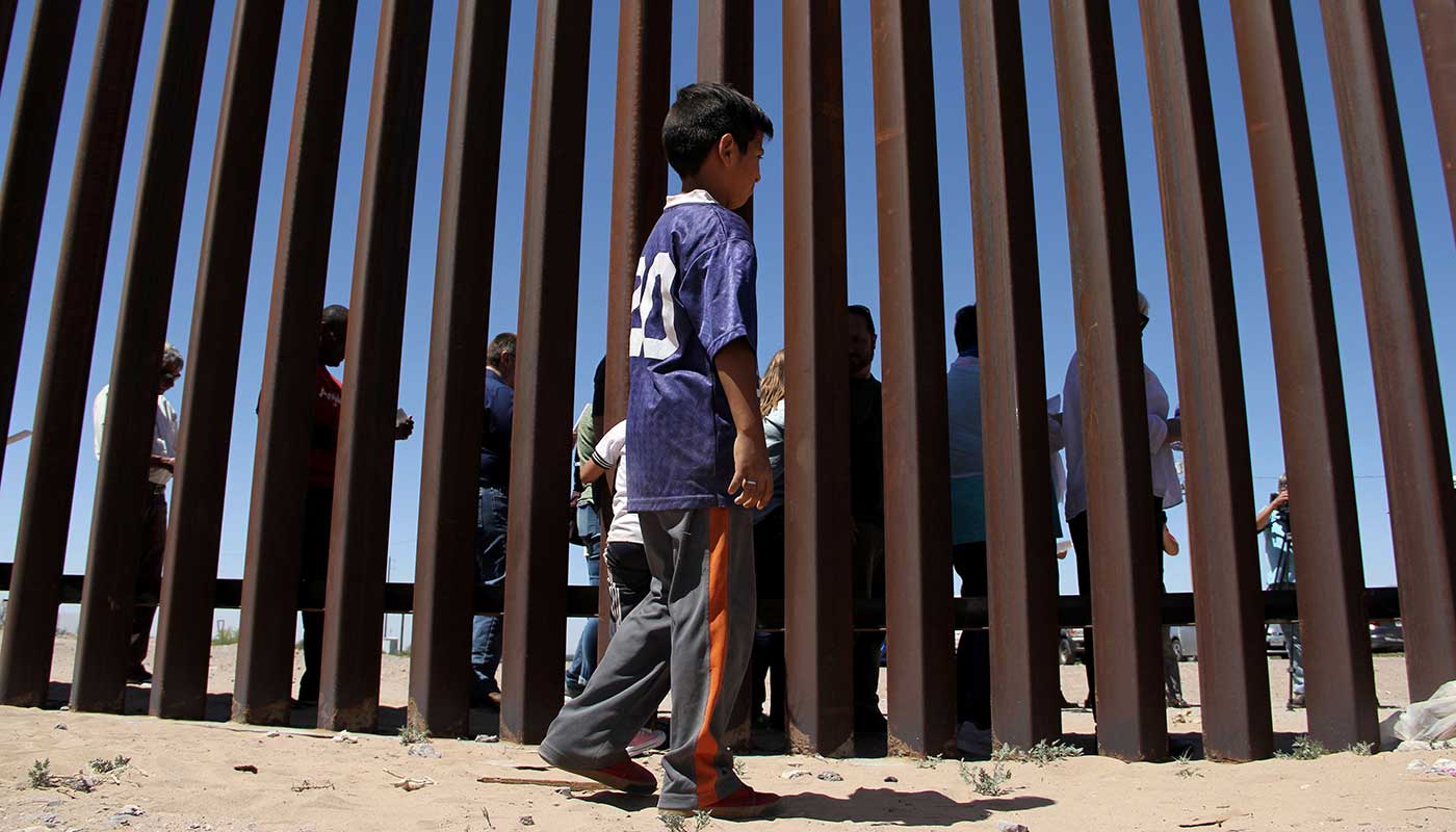 migrant child US border 