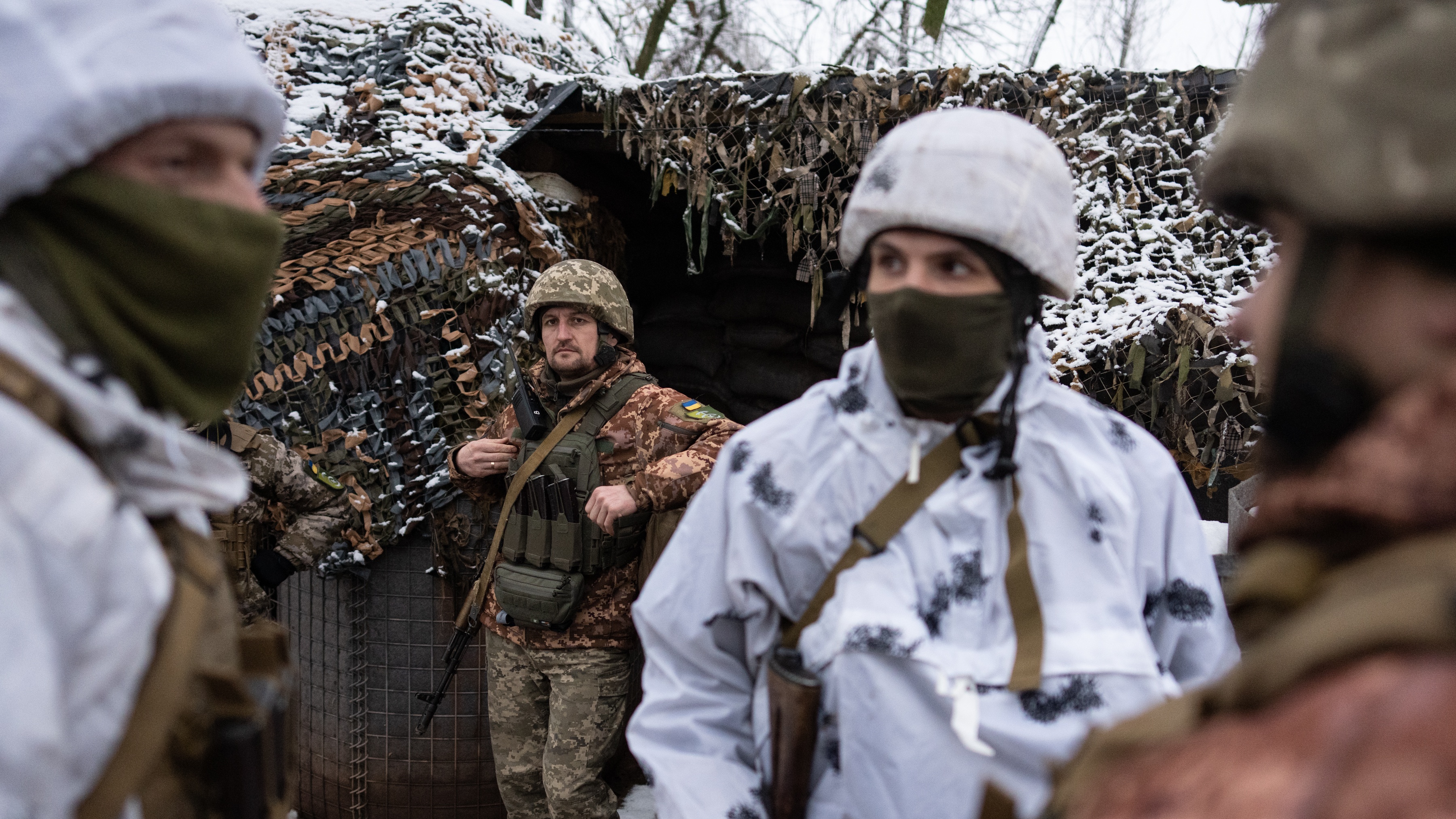 Ukrainian troops on duty outside Svitlodarsk