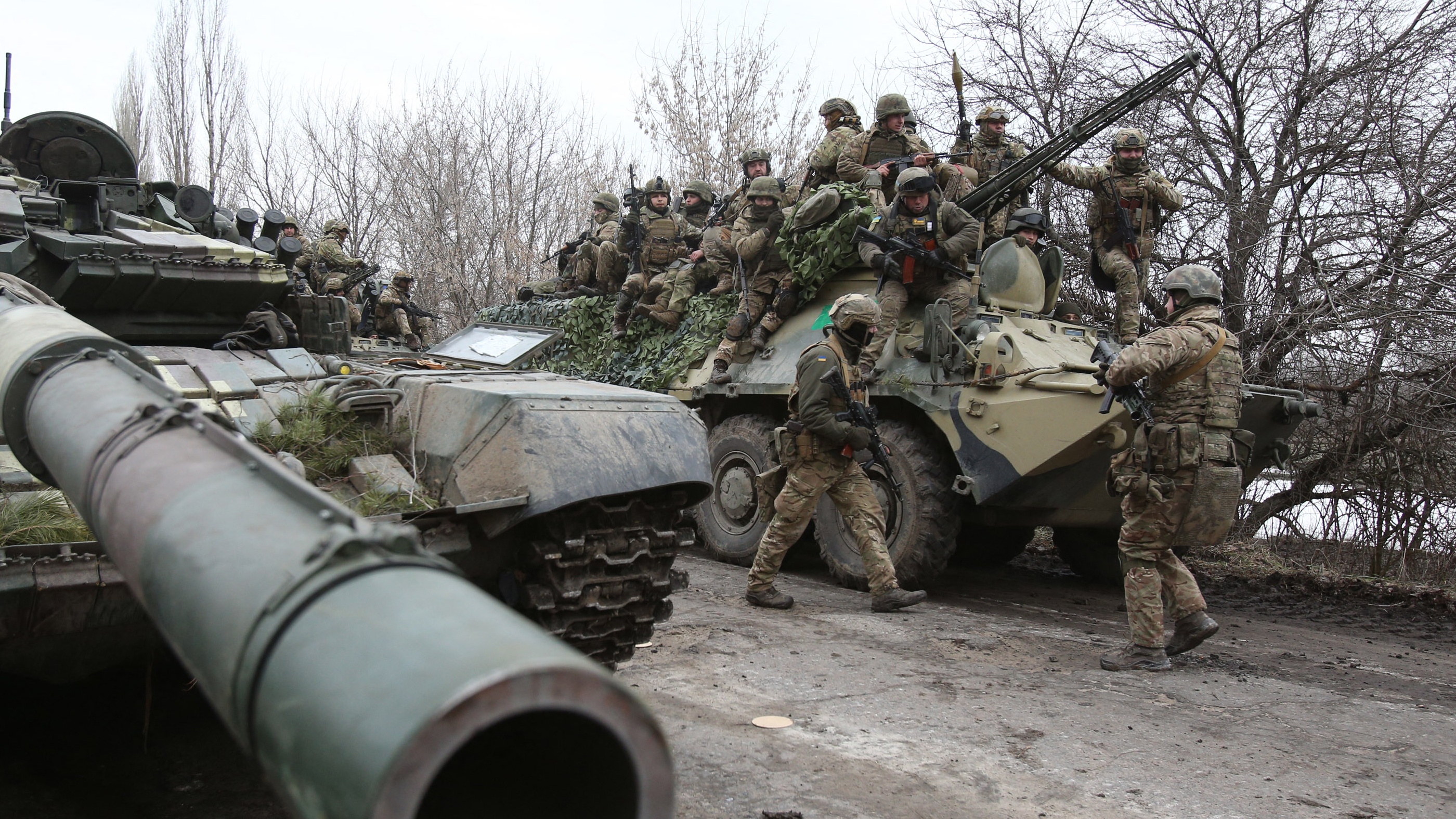 24 February: Ukrainian servicemen prepare to respond to a Russian attack in the Lugansk region