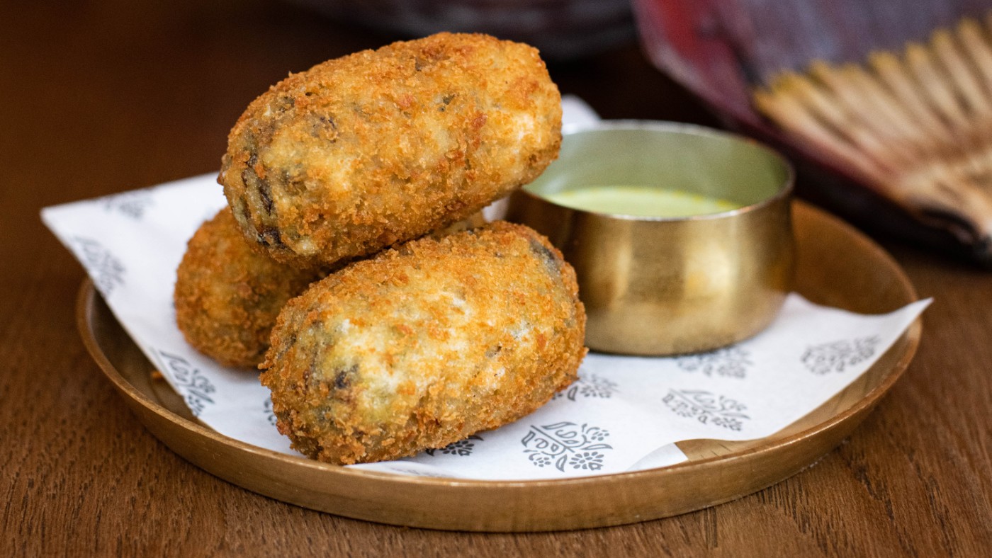 Mocha croquettes with bread crumbs