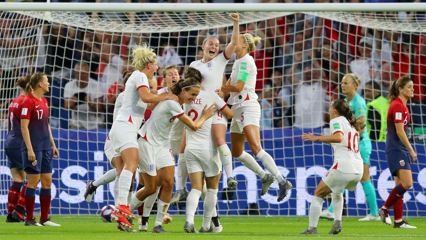 England players celebrate Lucy Bronze’s superb goal against Norway 
