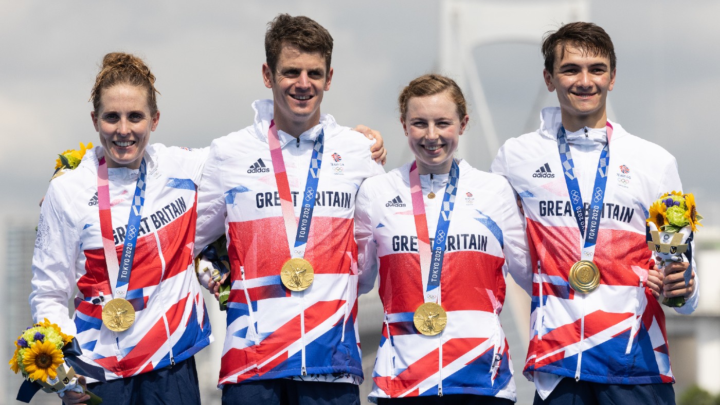 Jessica Learmonth, Jonny Brownlee, Georgia Taylor-Brown and Alex Yee won the triathlon mixed relay  