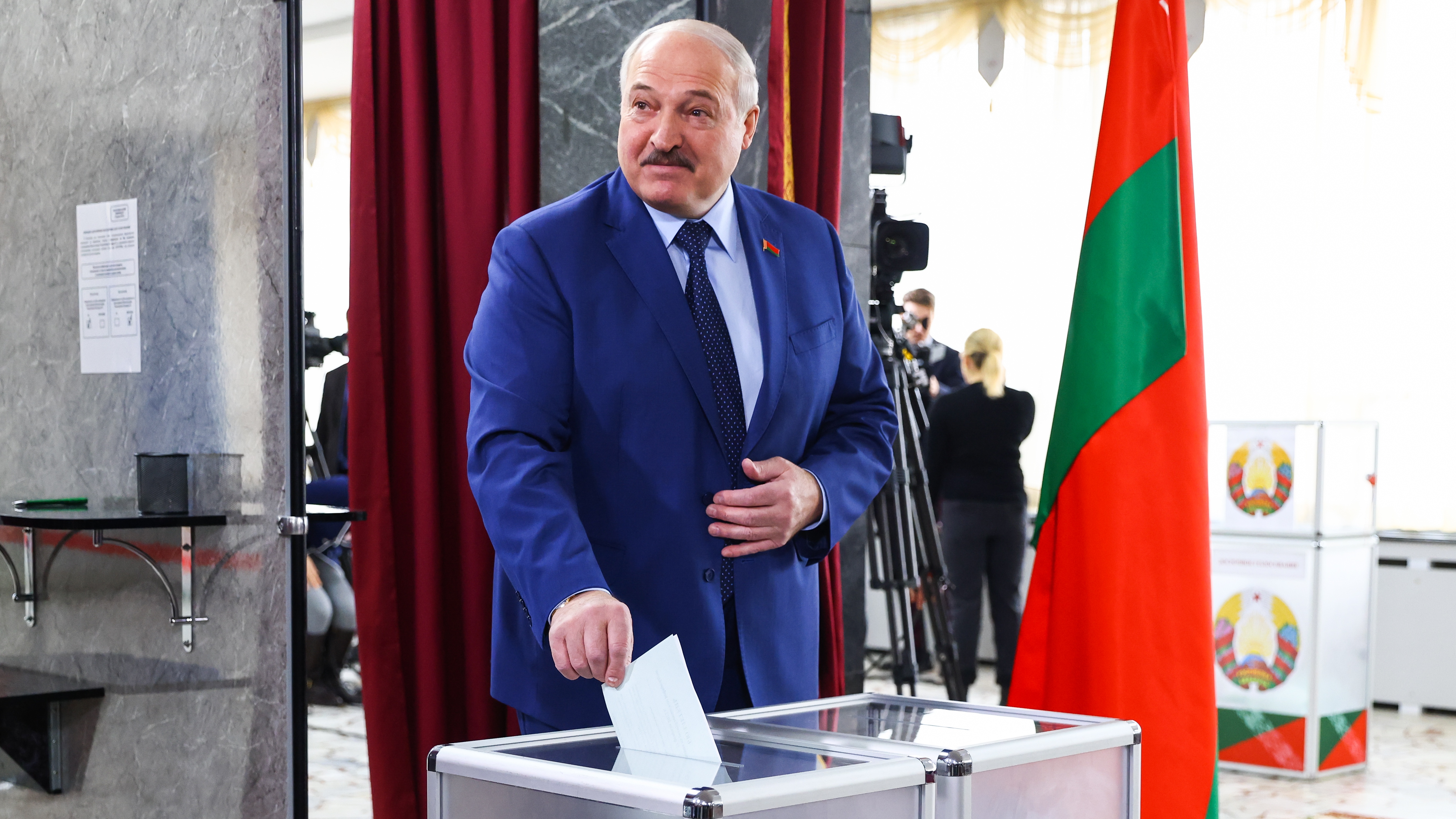 President Alexander Lukashenko votes in a referendum on Belarus’ nuclear status