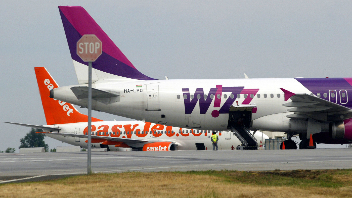 Wizz Air and easyJet aircraft 