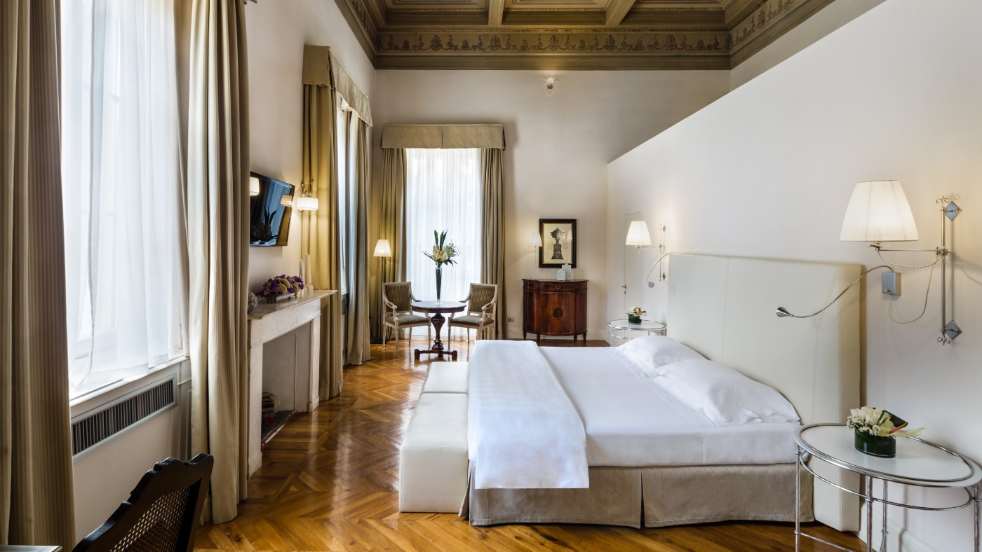 Da Verrazzano suite at Relais Santa Croce by Baglioni Hotels &amp; Resorts in Florence 