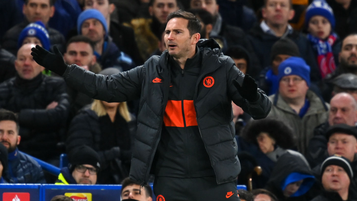 Chelsea boss Frank Lampard reacts during the 3-0 Champions League defeat against Bayern Munich 