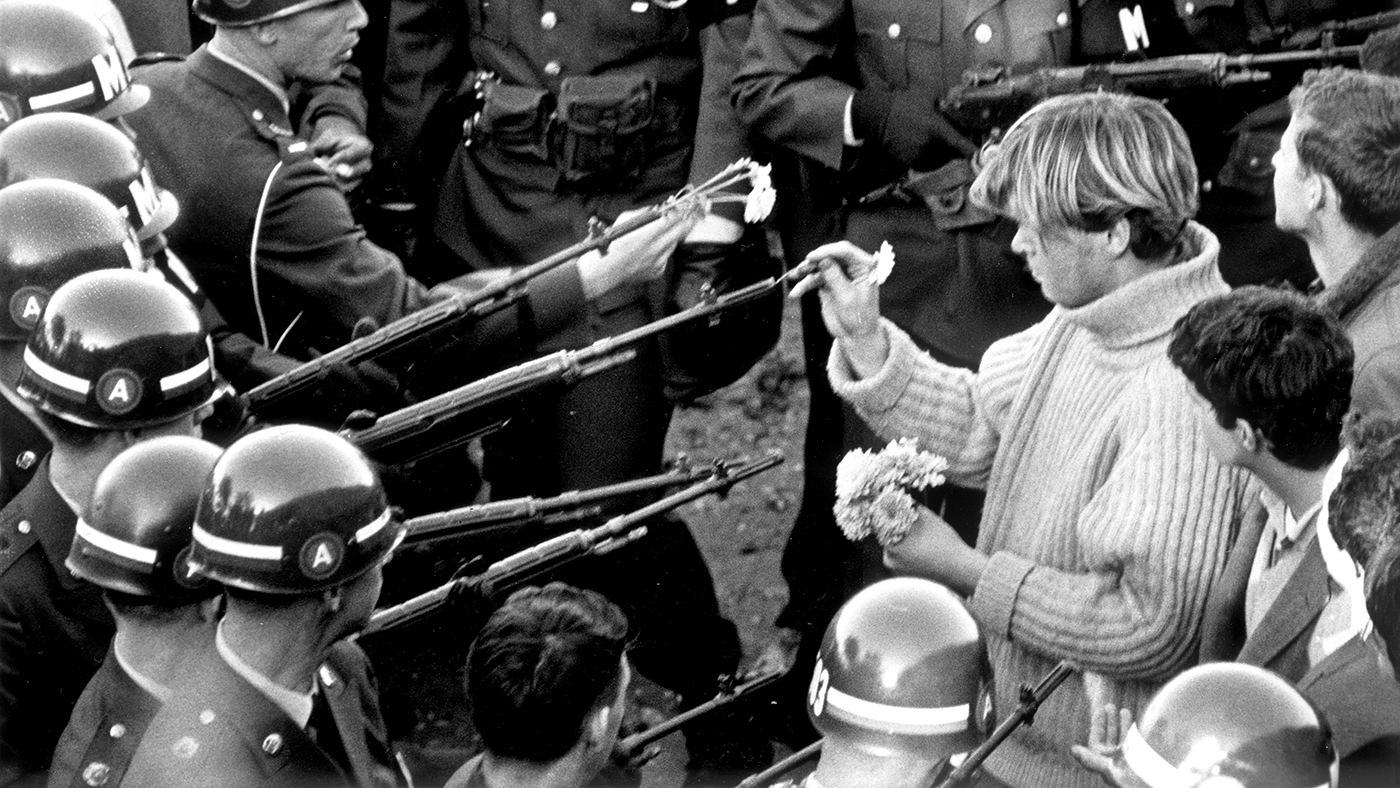 2._anti-vietnam_demonstrators_at_the_pentagon_building_1967_photo_by_bernie_boston_the_washington_post_via_getty_images.jpg