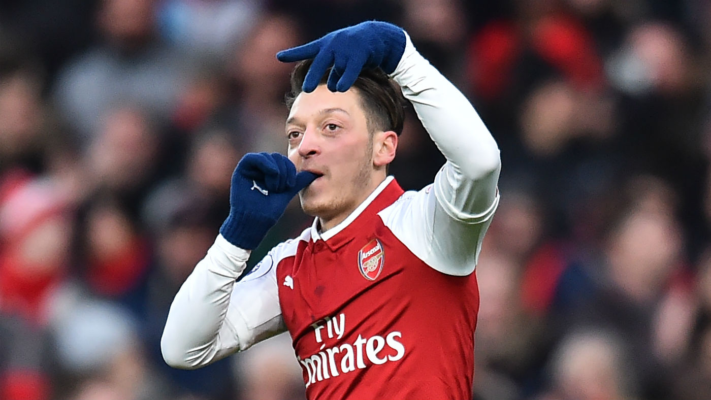 Mesut Ozil Arsenal transfer out of contract