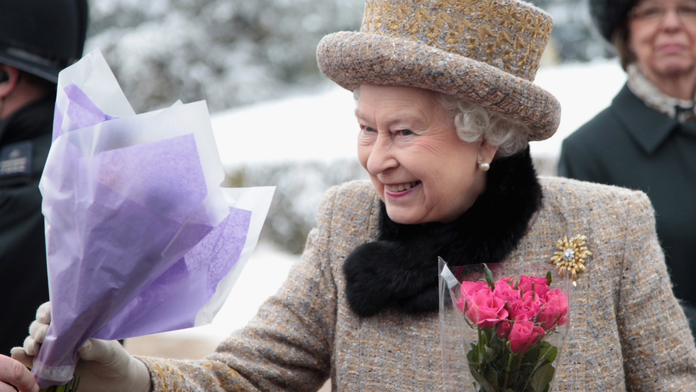 Queen receives flowers