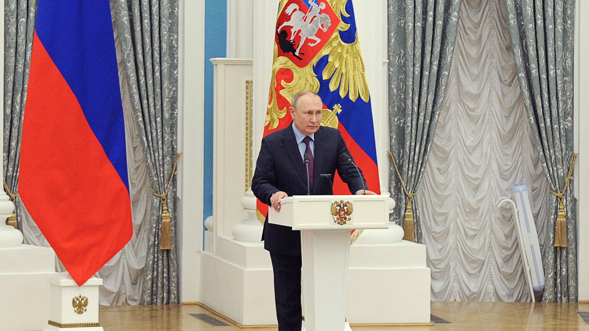 Vladimir Putin addresses nation following talks with Azerbaijan&#039;s President Ilham Aliyev