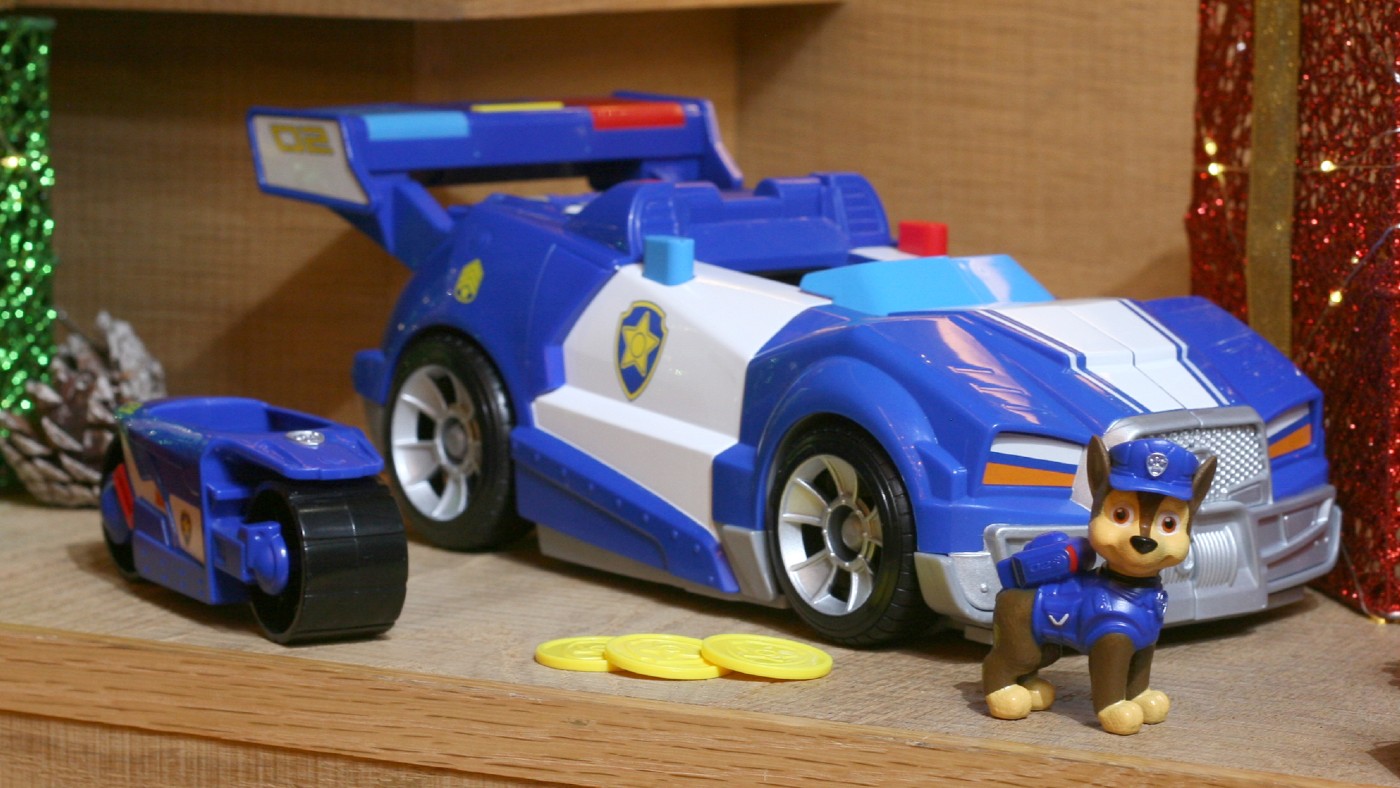 Paw Patrol Chase’s Deluxe Transforming Vehicle by Spin Master Toys