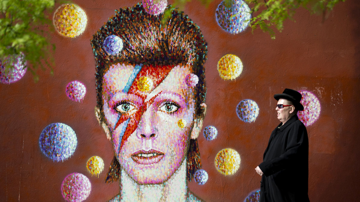 Wall portrait of David Bowie