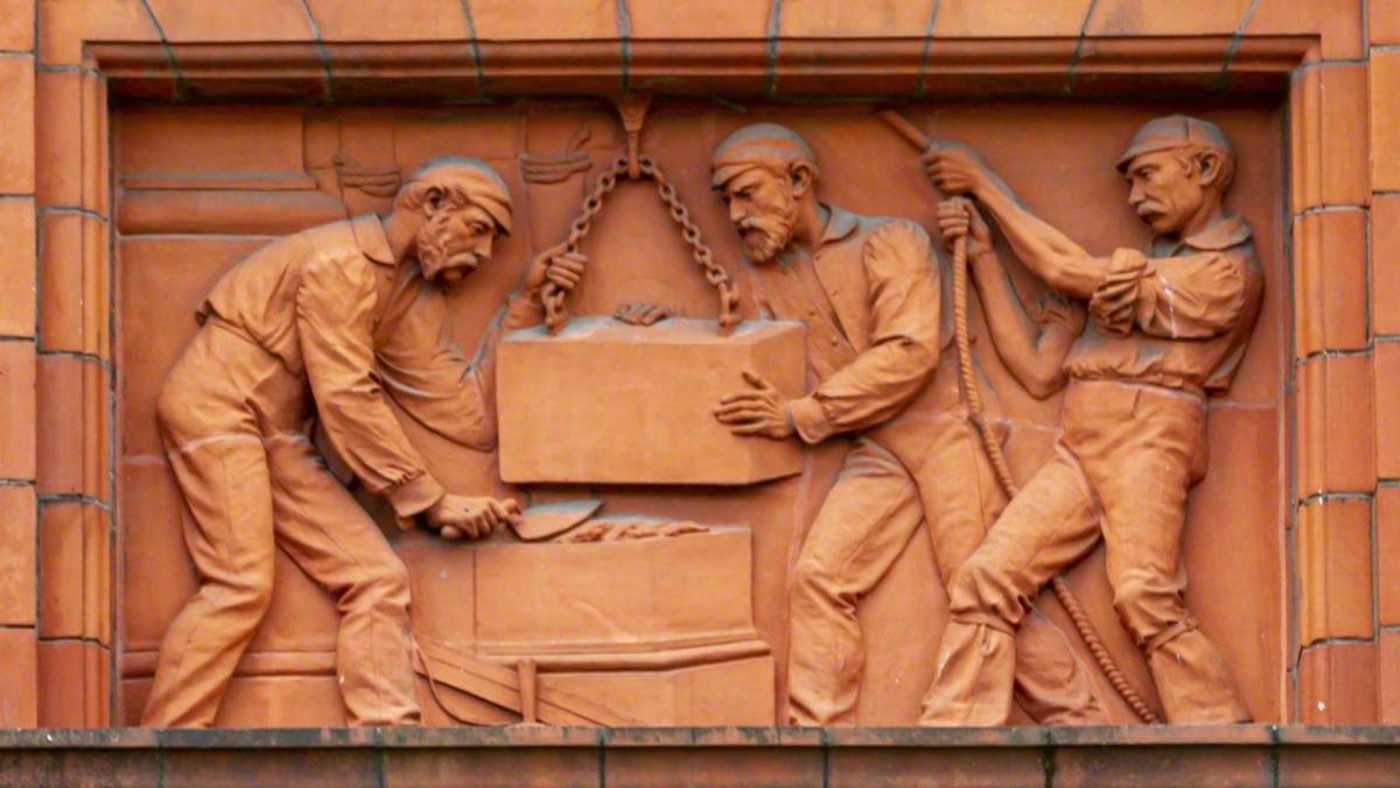 The Peel Building carvings © Martin Henderson / Art UK