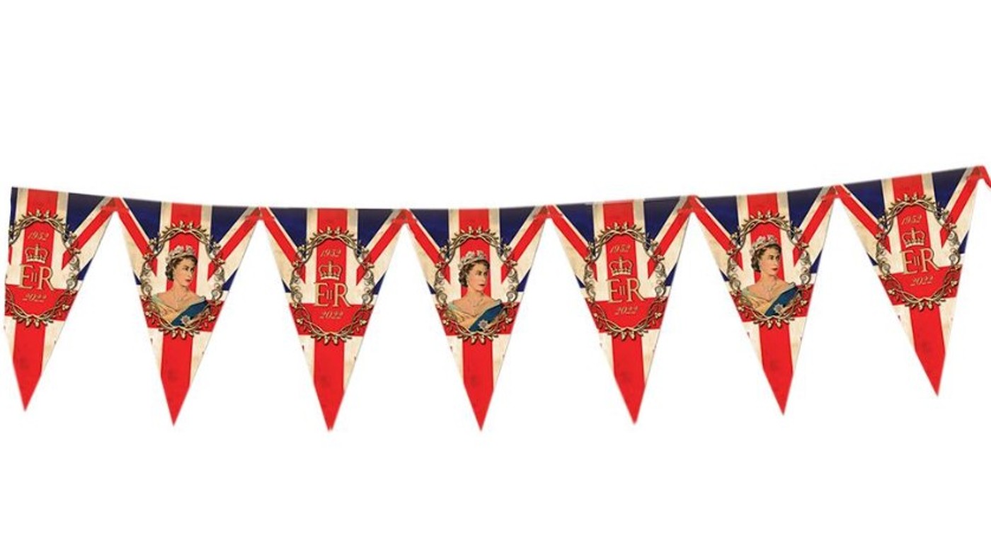 Vintage Style Queen’s Platinum Jubilee Celebration Card Bunting