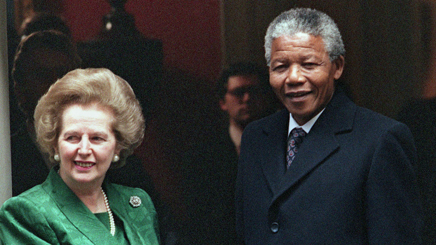 Margaret Thatcher hosted Nelson Mandela at Downing Street in 1990