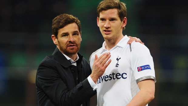 MILAN, ITALY - MARCH 14:Manager of Tottenham Hotspur Andre Villas-Boas celebrates with Jan Vertonghen after the UEFA Europa League Round of 16 second leg match between Inter Milan and Tottenh